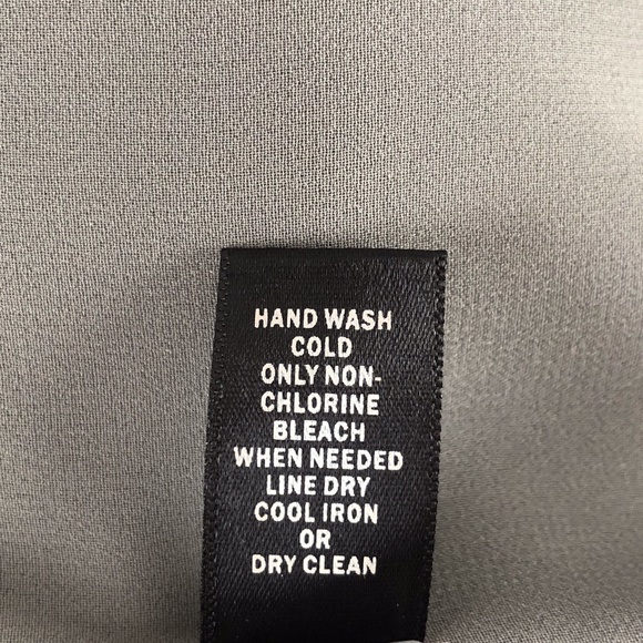 NWT Banana Republic Grey Silk Blouse  Sz. XS - Picture 6 of 10